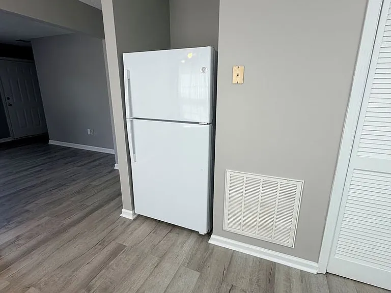 103 Middle St — Photo 8