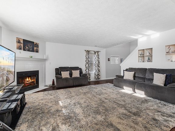 4th image of 3159 Delaway Ln