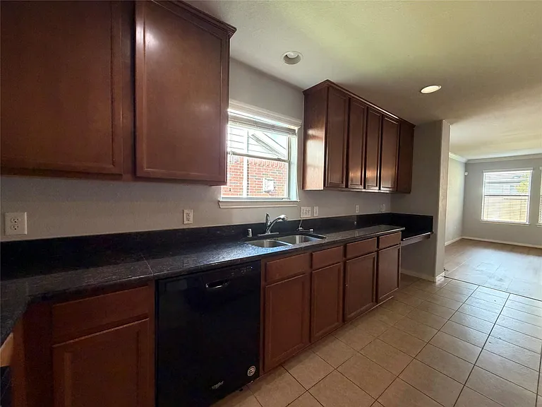 8023 Clover Leaf Dr — Photo 13