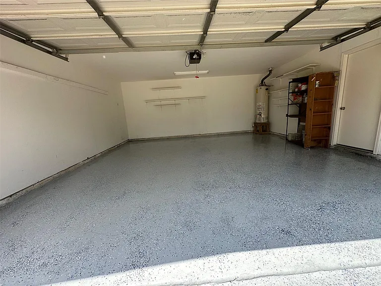2711 Colony Dr — Photo 20