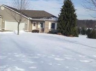 1163 Ridge Lake Dr, Mineral Ridge, OH 44440