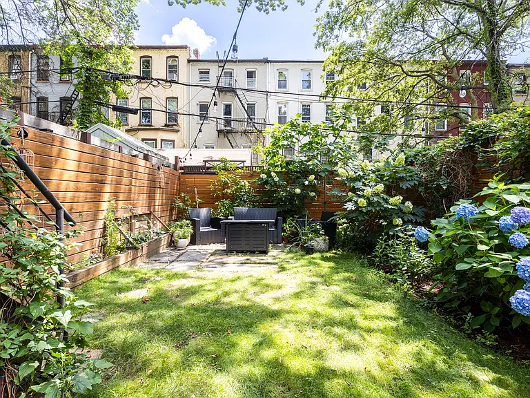 504 Halsey St #2 — Photo 8