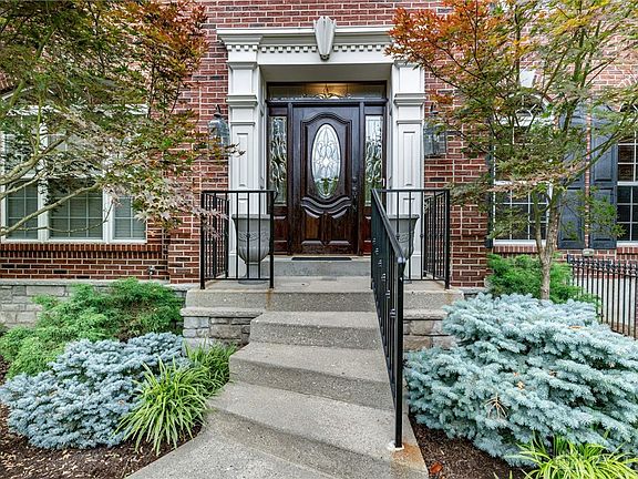 4th image of 524 Stanley Ave
