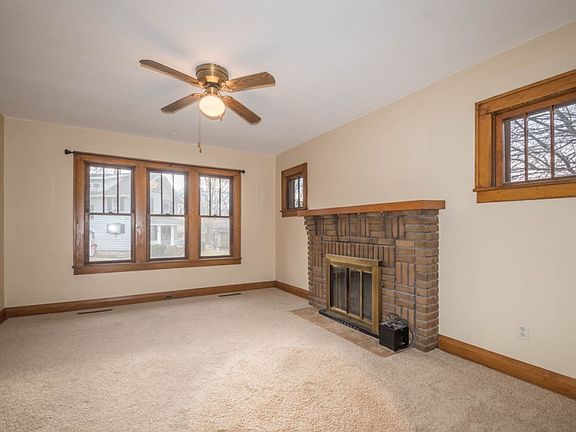 3rd image of 979 S Union Ave