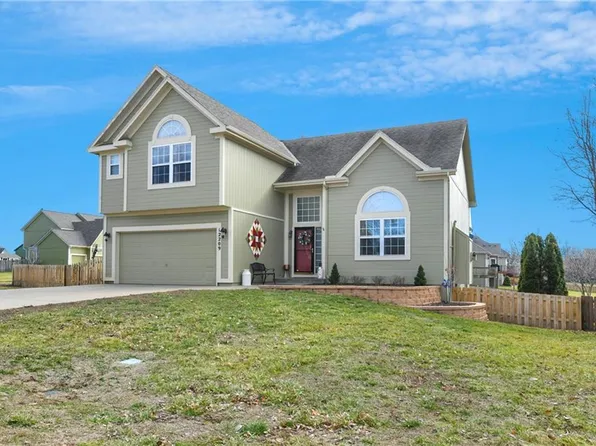 12209 Augusta Dr, Kansas City, KS 66109