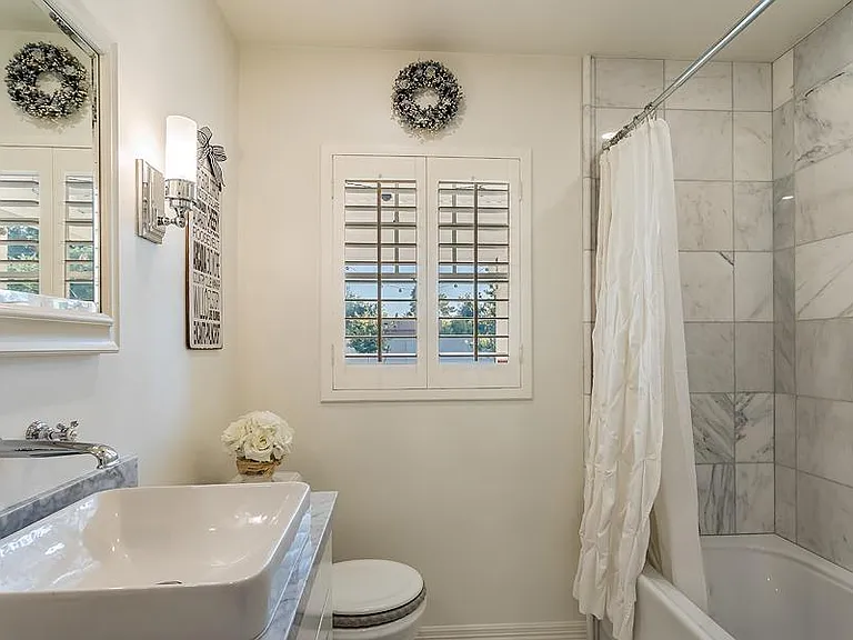 513 W Granada Rd — Photo 23