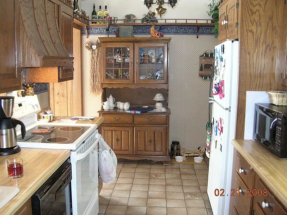 Efficient galley kitchen