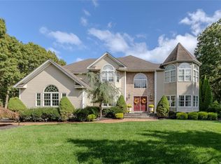 57 Van Buren St, Port Jefferson Station, NY 11776