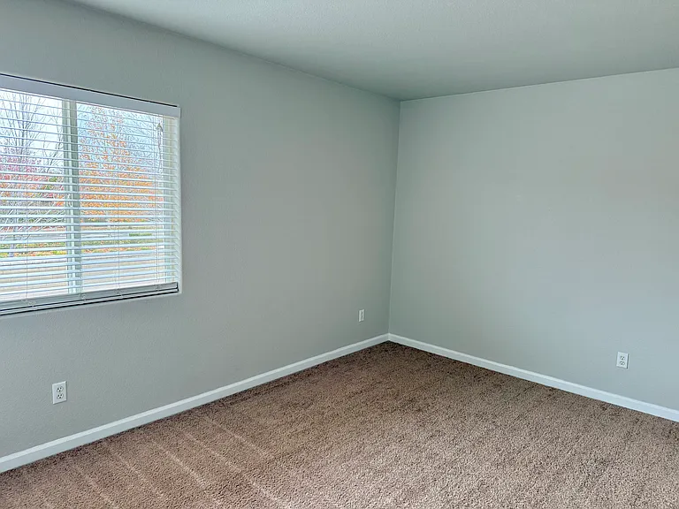 405 Darragh Ct — Photo 11