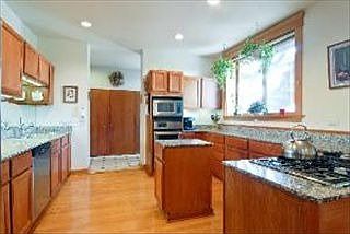 5th image of 1429 W Catalpa Ave #3