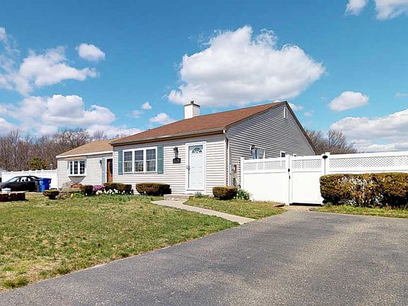 3rd image of 3224 Mystic Port Pl
