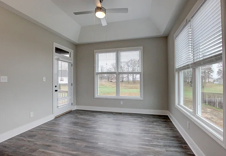 128 Riverbend Dr — Photo 34