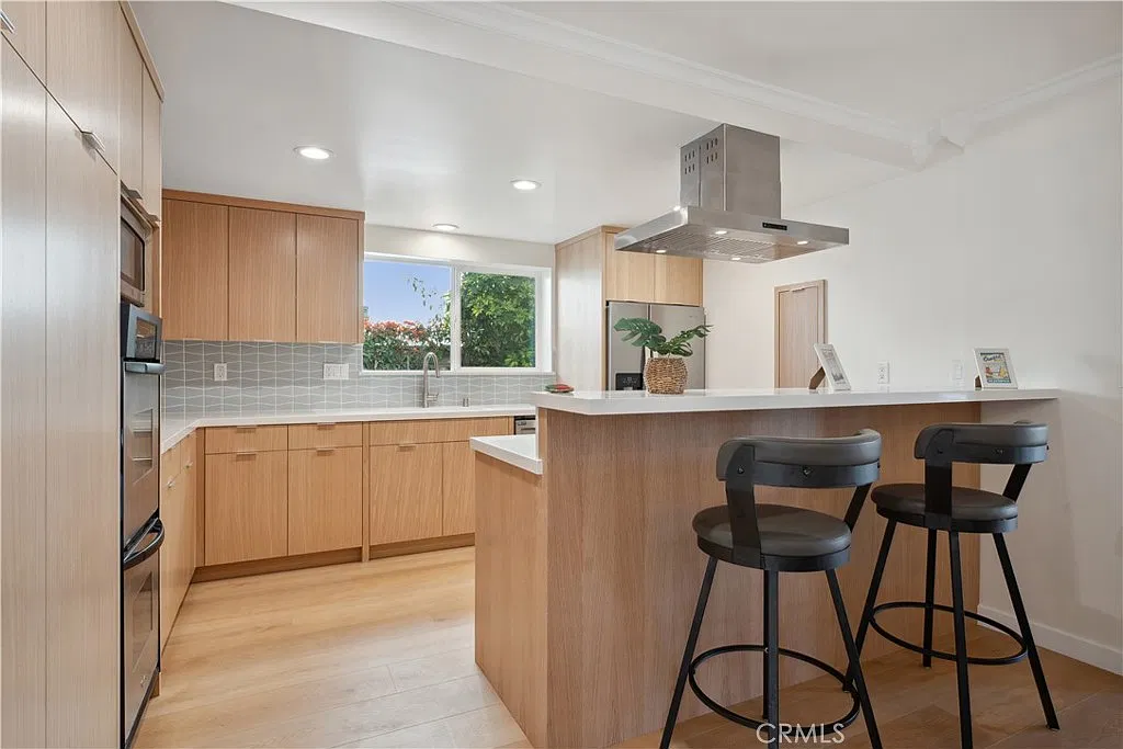 4 bed, 3031 sqft, $7,500 — Photo 4