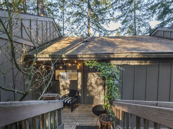 204 Trailside Loop, Eugene, OR 97405