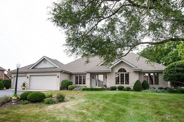 1st image of 16864 Burr Oak Dr