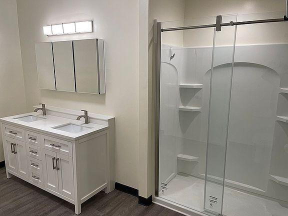 Master Bath - Vanity/Shower