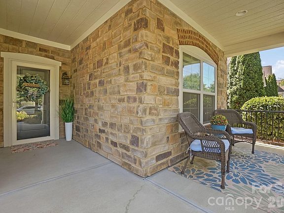 4th image of 1100 Avalon Pl