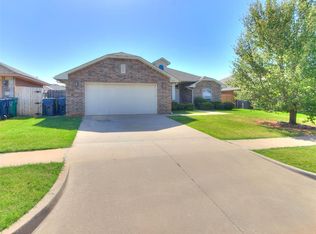 908 Laurel Creek Dr, Yukon, OK 73099