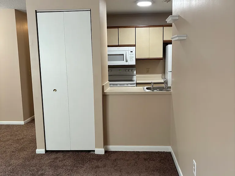 9 Apache Dr #D — Photo 8