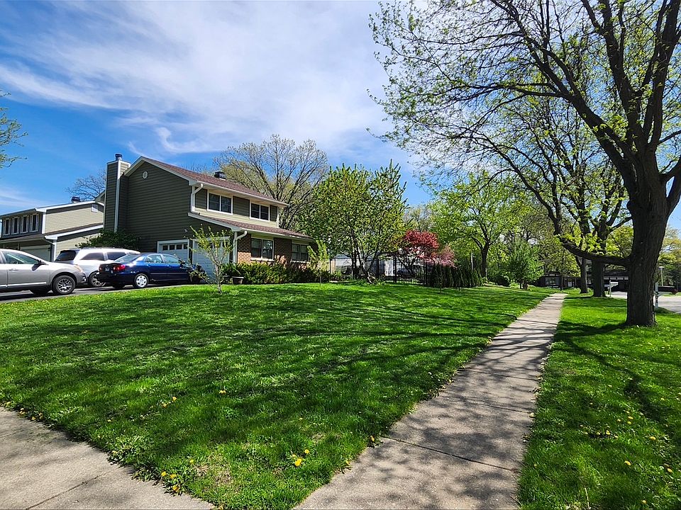 1st image of 301 Oakbrook Ct