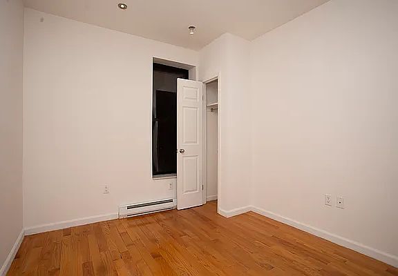 5th image of 3 W 108th St APT 7