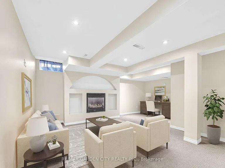 2 Royalwood Ct #59 — Photo 15