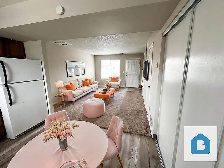 1121 Mazatlan Cir. — Photo 7