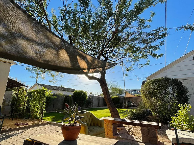 patio. great for hosting