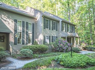 1 Fairwood View Ct, Phoenix, MD 21131