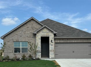 204 Tyler St, Grandview, TX 76050