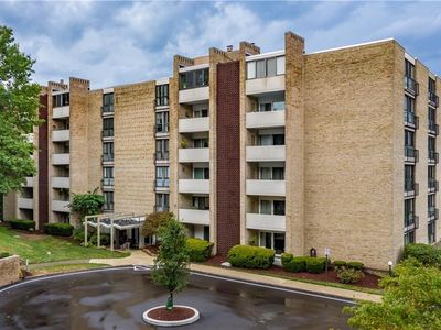 53 Highland Rd APT 202, Bethel Park, PA, 15102
