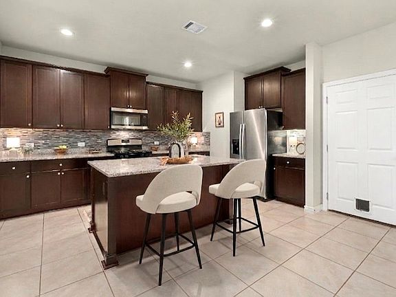4th image of 1903 Rinker Ranch Dr