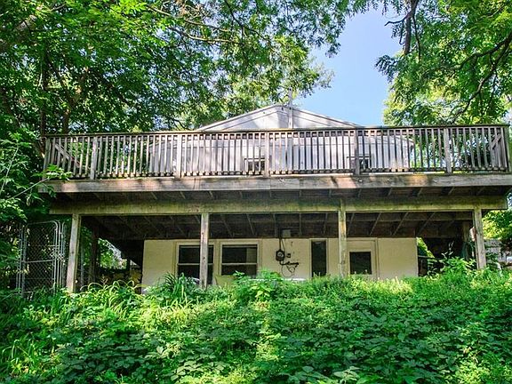3rd image of 600 Cressfield Ln