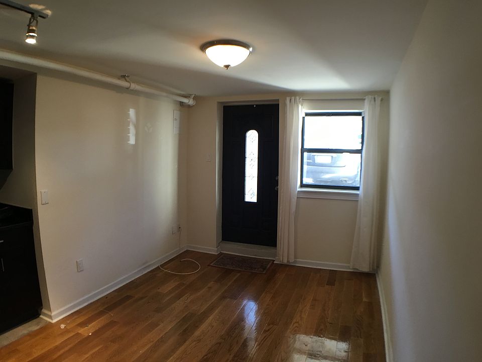 1st image of 2819 Hobart St