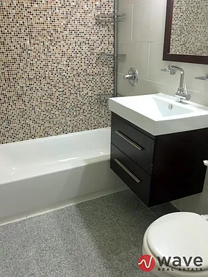 Rented by Wave Real Estate Group | media 18