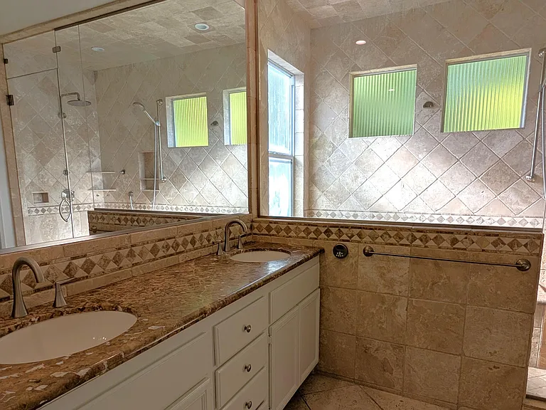 1 Halcyon Ln — Photo 8