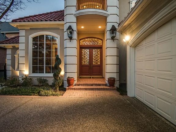 2nd image of 4 Mission Hills Dr