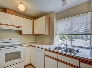 340 SE Midway Blvd APT 201, Oak Harbor, WA 98277