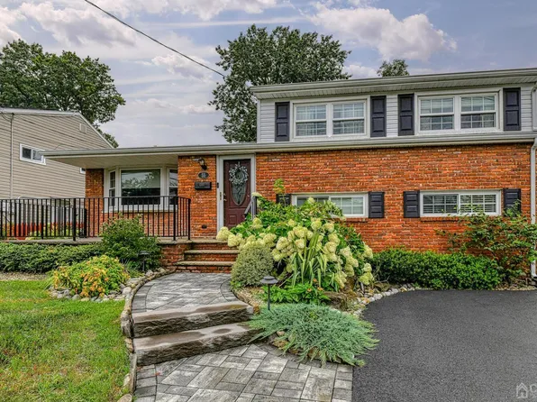 55 Haven Ter, Parlin, NJ 08859