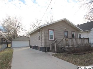 1025 E State St, Mason City, IA 50401