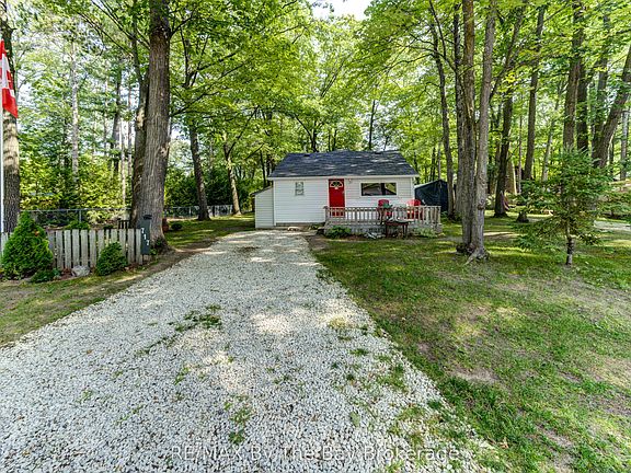 2nd image of 717 Oxbow Park Dr