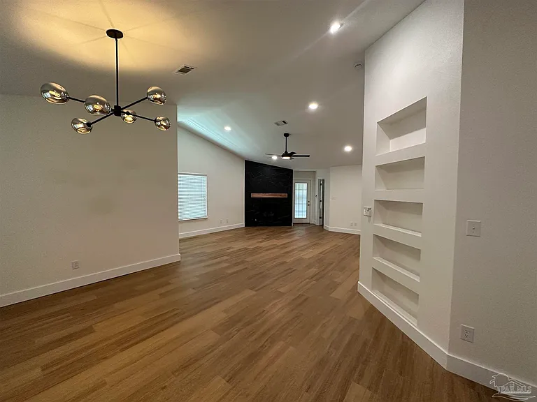 311 Mirabelle Dr — Photo 5