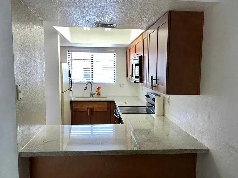 1545 E Sahuaro Dr #15 — Photo 4