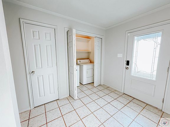 4th image of 6131-613 Summerhill Pl