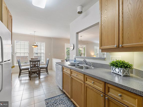 5th image of 6704 Holly Farm Ln Unit 203