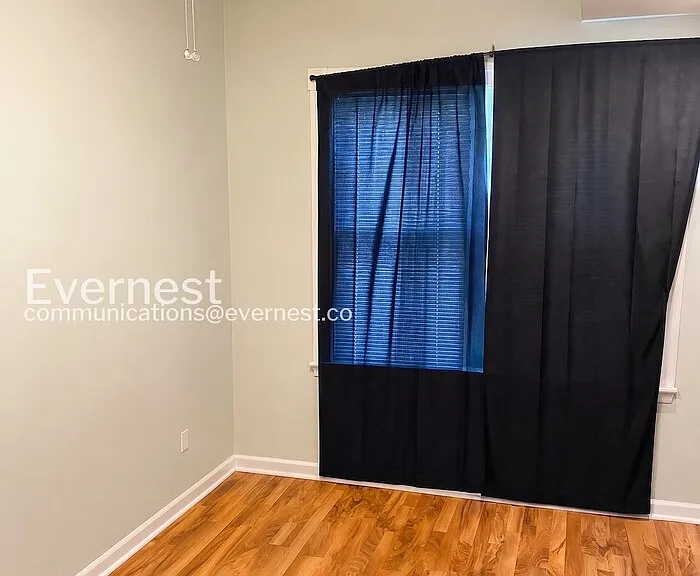 2500 N Southport Ave #2 — Photo 5