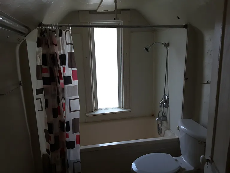 2911 Dudley Duplex — Photo 11