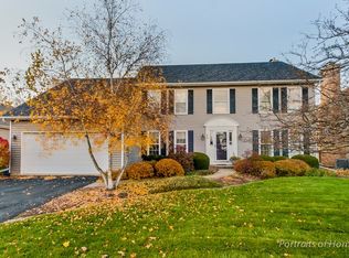 29 Christina Cir, Wheaton, IL 60189