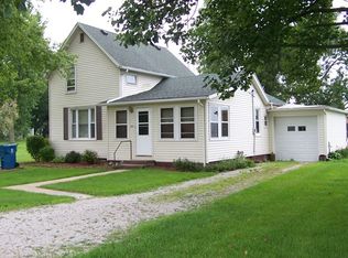 102 N 3rd St, Strawn, IL 61775