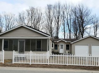 514 Wanoosnoc Rd, Fitchburg, MA 01420